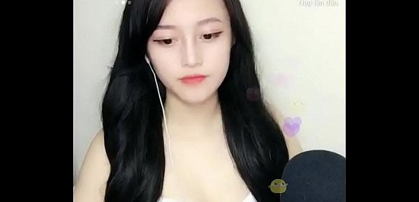  Asian girl livestream Uplive